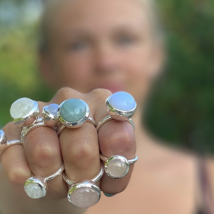 Silverringar med naturliga stenar, mixa och matcha. Silver rings with natural stones, mix and match.