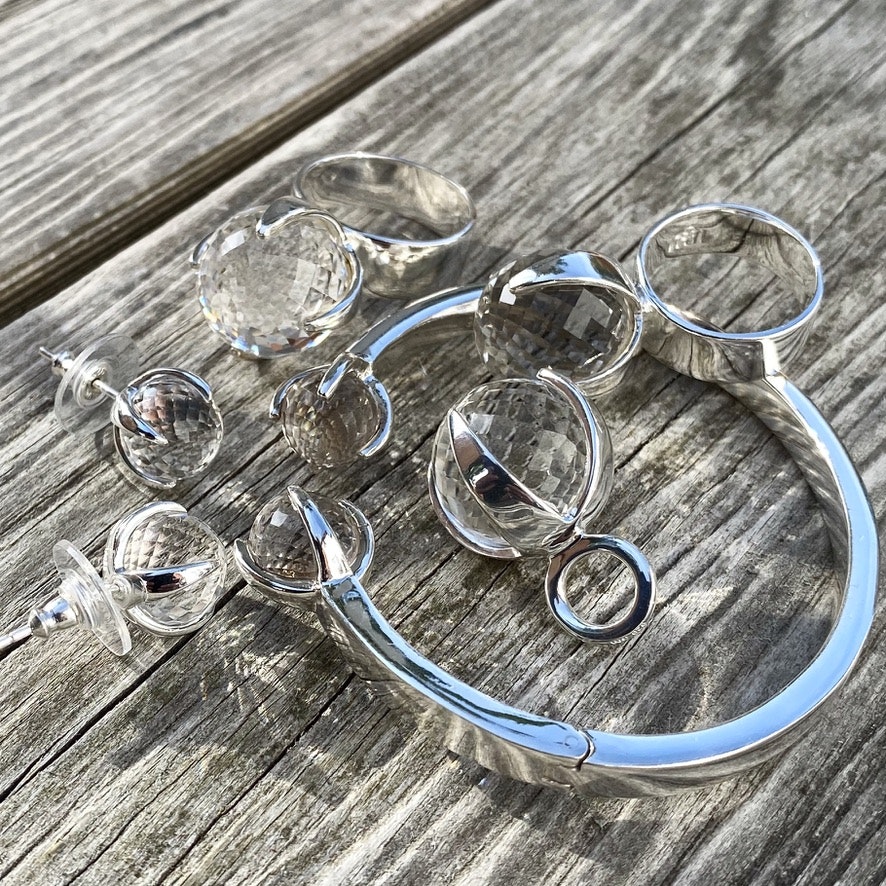 Bangle bracelet CLAW with Clear quartz