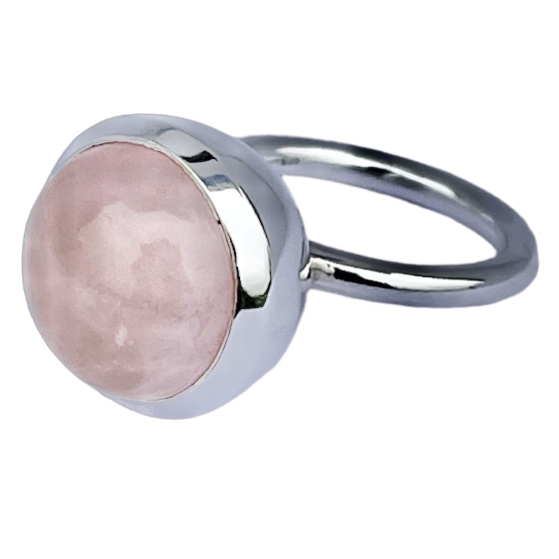 Silverring med rosenkvarts. Silver ring with rose quartz.
