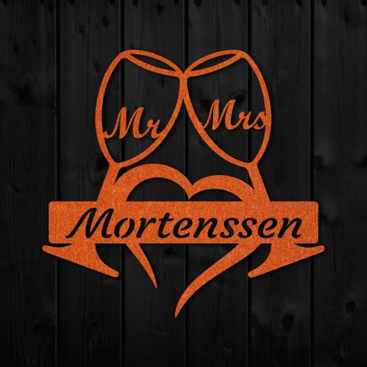 Personlig skylt i Cortenstål med efternamn.
