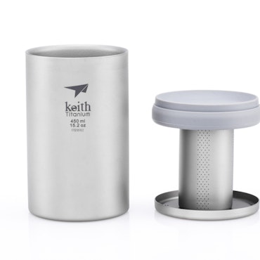 Titanium water bottle with tea filter
