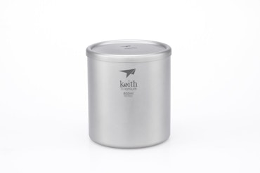 Double wall mugg med lock i titan