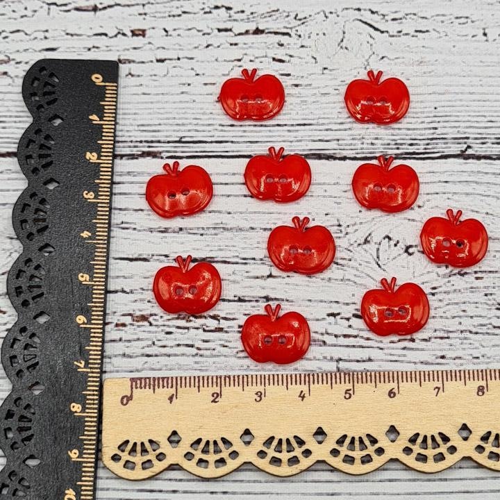 Blusknapp och Skjortknapp 14 mm,  scrapbooking, knapp, knappar, röda äpplen, röd, äpple, lillalavendel, lavendel