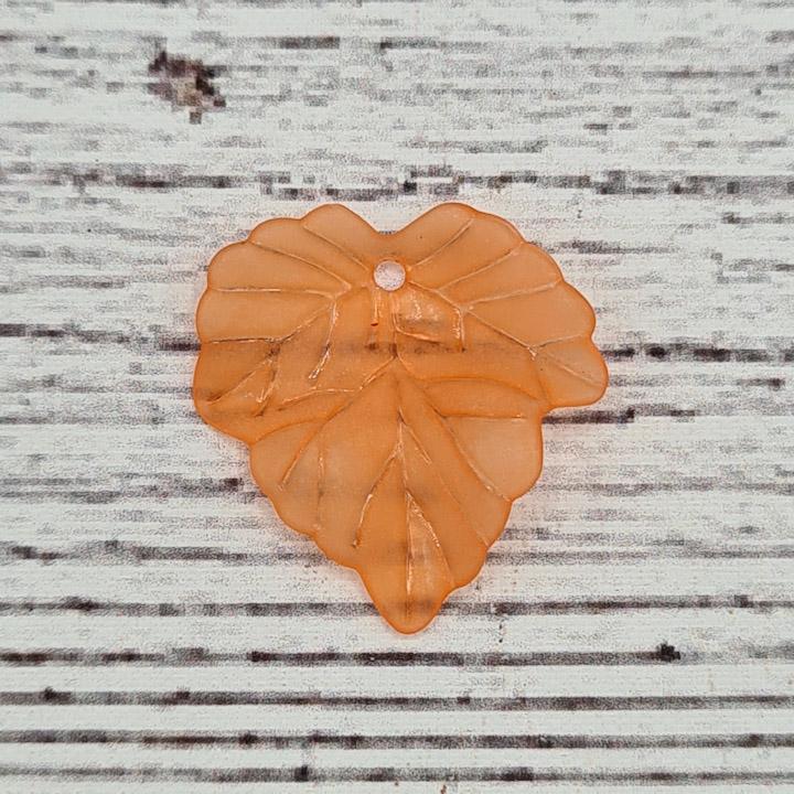 Berlock, "Löv Orange", 2,4 cm. 1st, 15st, 25st