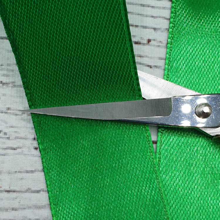 "Gunvi" sidenband, Lime Green, 2,5 cm bred
