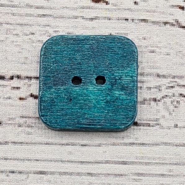Träknapp Fyrkant, "Teal Blue". 1,8 cm
