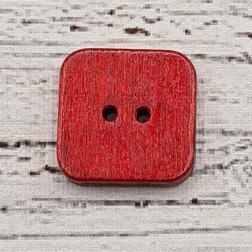 Träknapp Fyrkant, "Rufous red". 1,8 cm.*