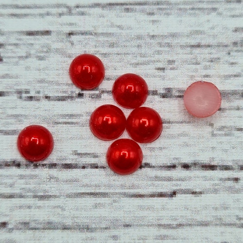 Halv, rund pärla, röd, 0,5 cm. 100st.