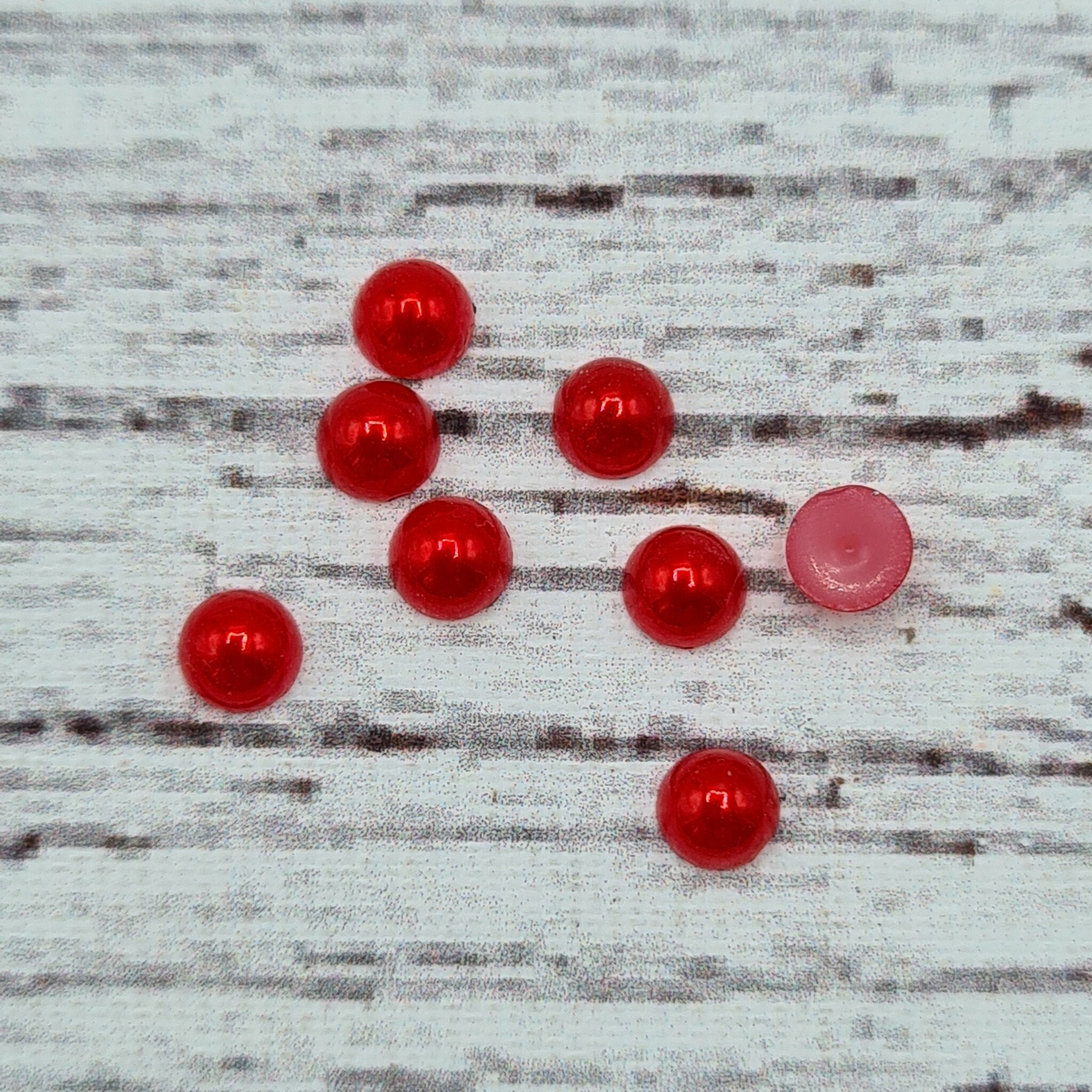 Halv, rund pärla, Röd, 0,4 cm. 100st.