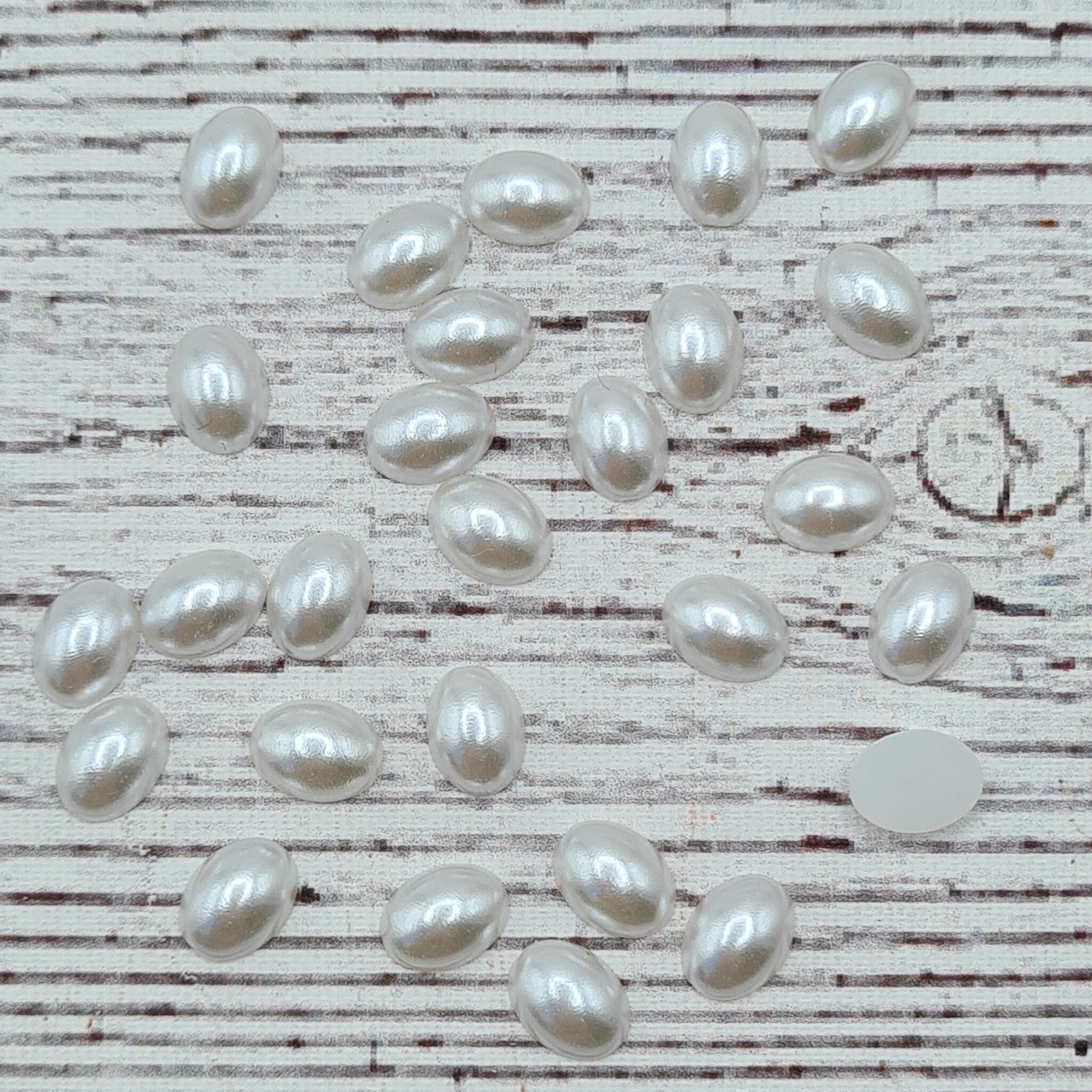 Oval halv pärla, Vit, 0,8 cm. 100st.