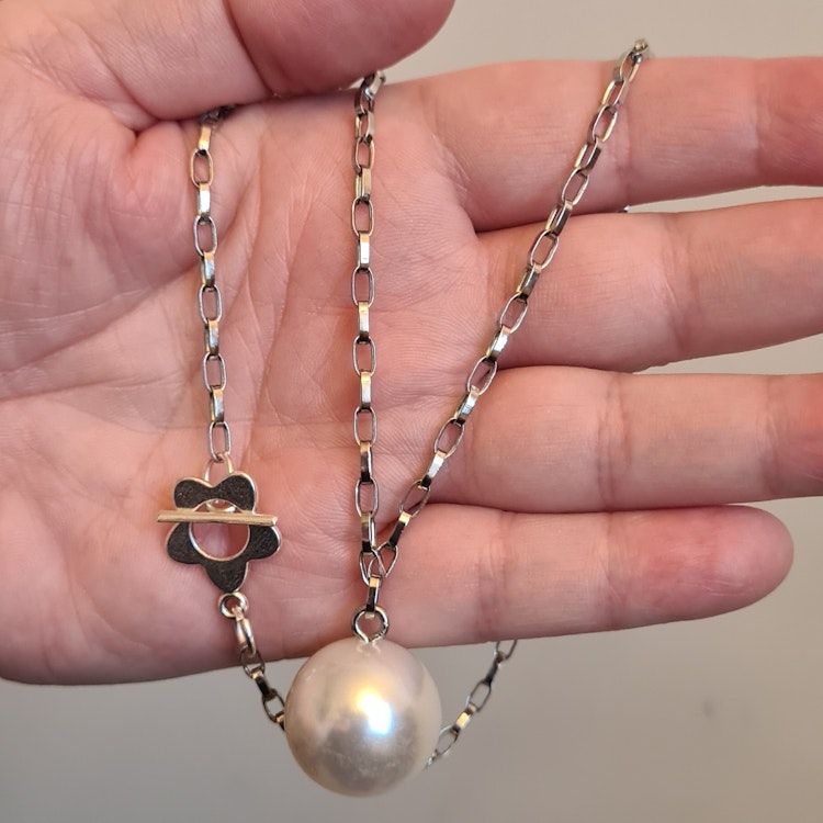 925 Sterling Silver, Halsband 51 cm med pärla 2 cm. Länk: Paperclip