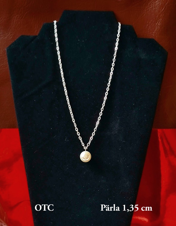 Halsband 45 cm i Ädelstål med Pärla 1,35 cm i diameter.