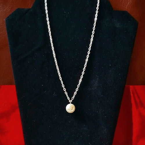 Halsband 45 cm i Ädelstål med Pärla 1,35 cm i diameter.