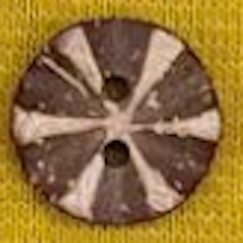 "Hjul" brun knapp, 1,5 cm.