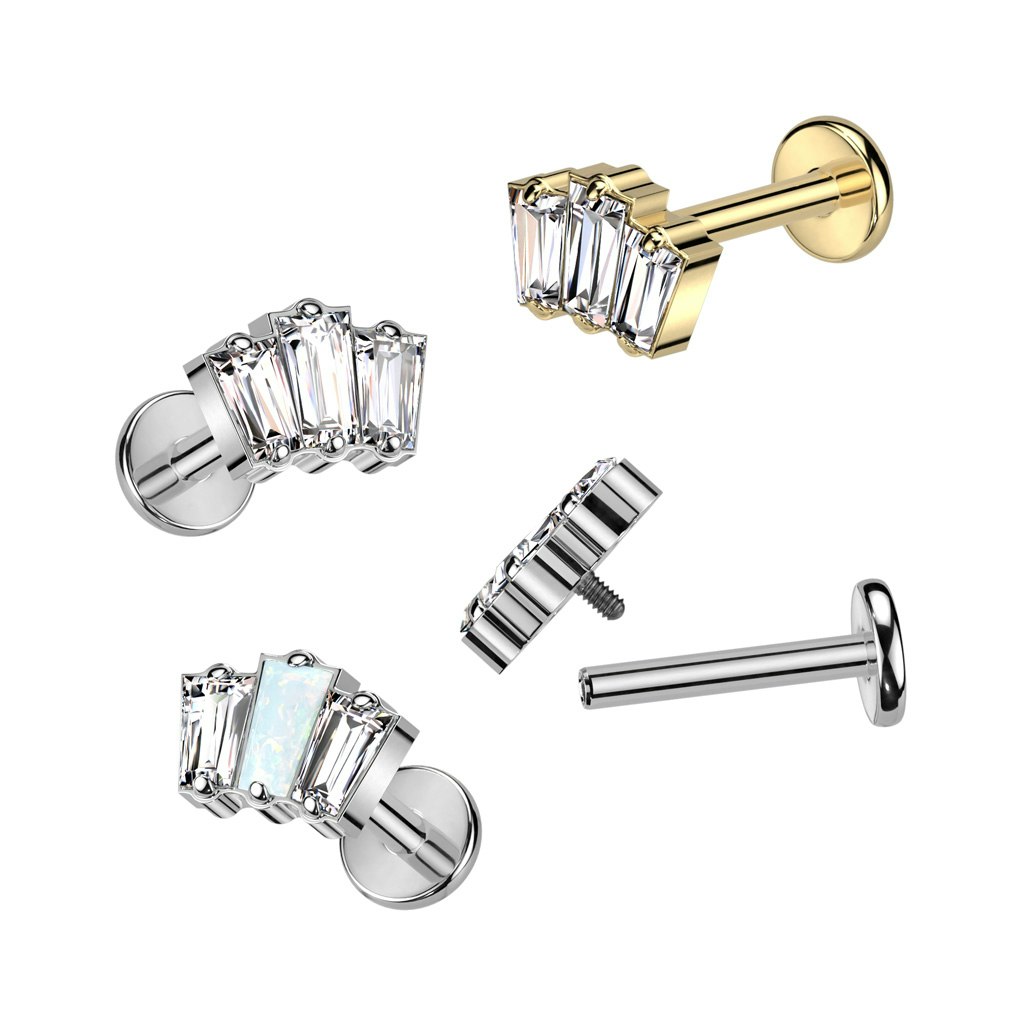 Labret / flat back piercing i titanium 1,2mm - Tre baguetteslipade kubisk zirconia / opal