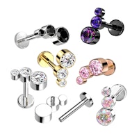 Labret / flat back piercing i titanium 1,2mm - Topp med tre kubisk zirconia