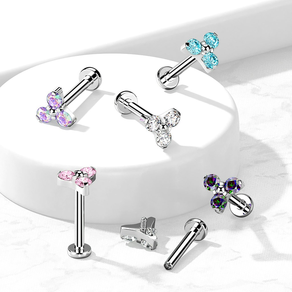 Labret / flat back piercing i titanium 1,2mm - Treenighet med kubisk zirconia