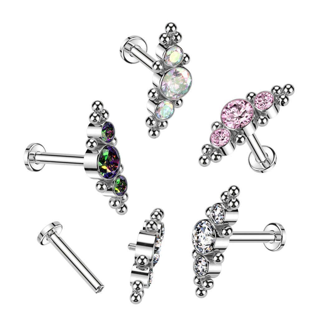 Labret / flat back piercing i titanium 1,2mm - Kluster med bollar och tre kubisk zirconia