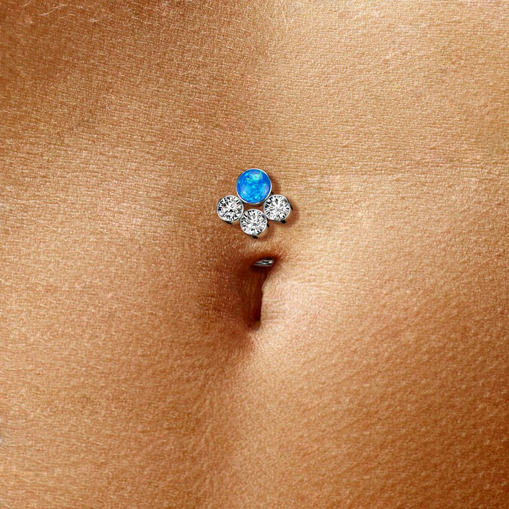 Threadless Navelsmycke i titanium - Kluster med tre kubisk zirconia och en opal