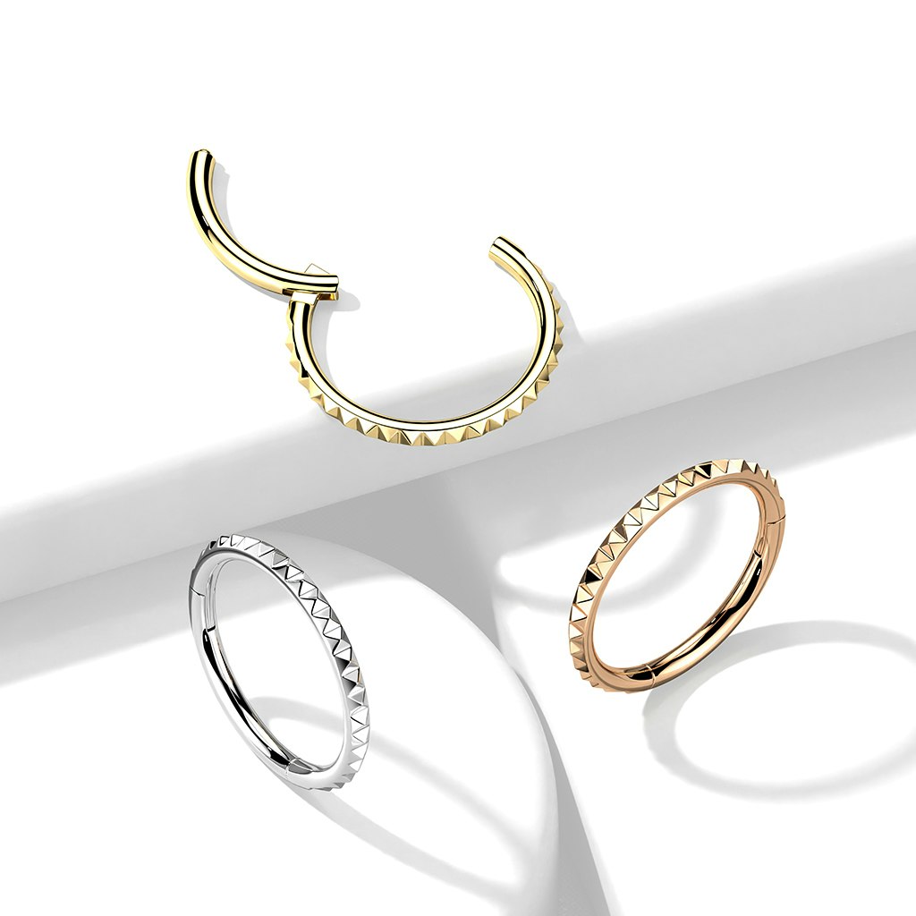 Clicker ring i titanium 1,2mm med pyramidslipning på ytterkanten