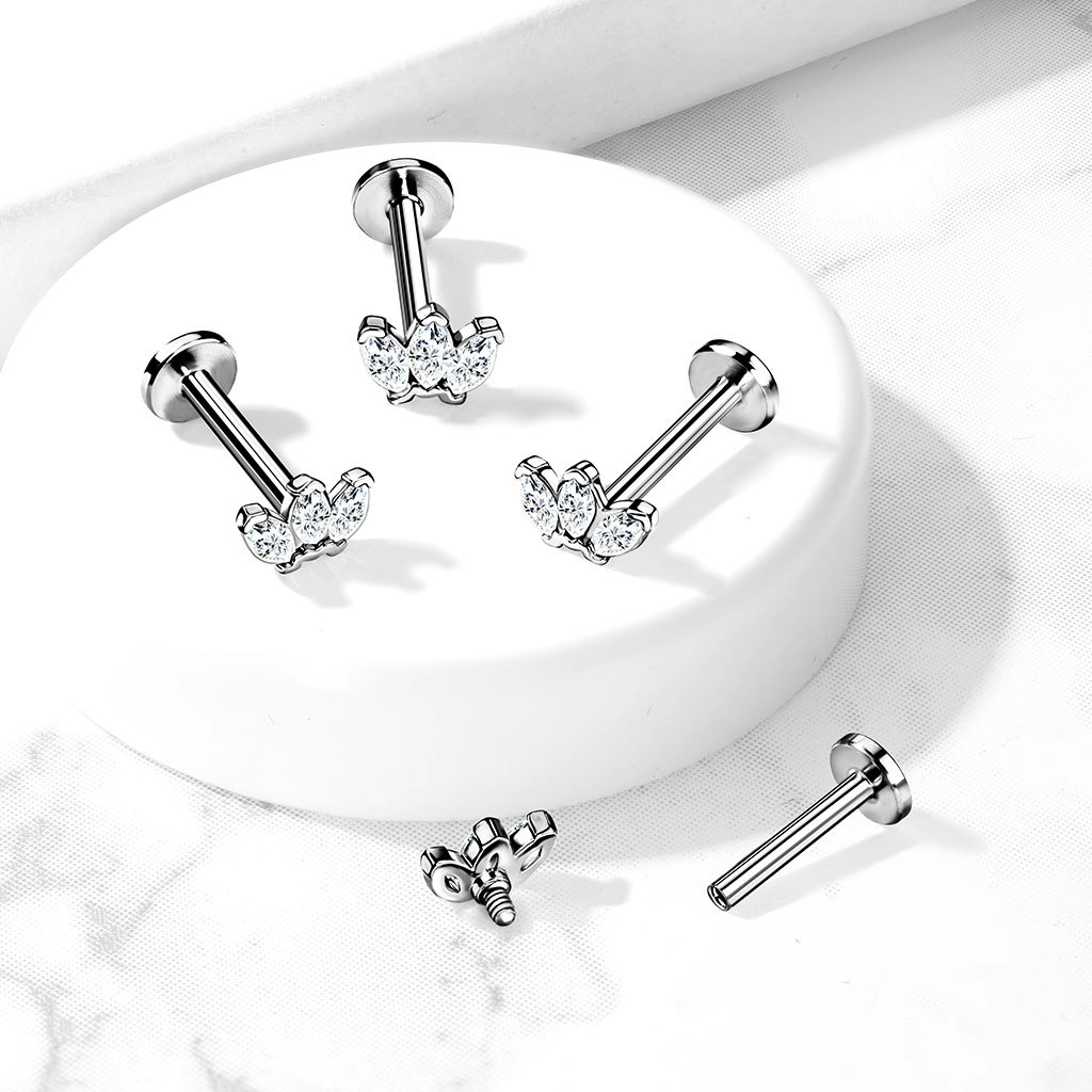 Titanium labret / Flat back piercing 1,2mm Topp med 3st kubisk zirconia
