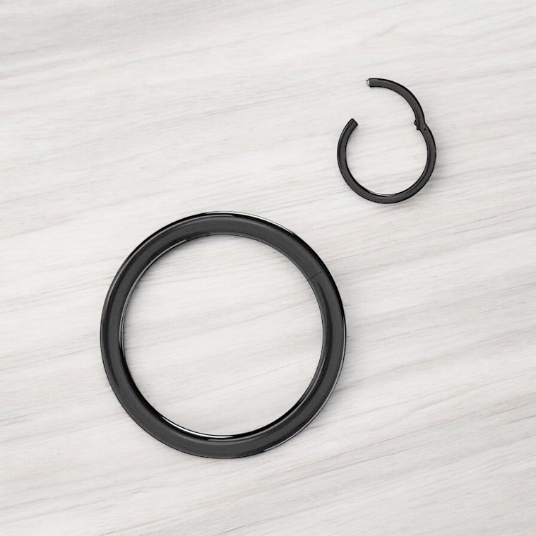 Clicker med gångjärn - Titanium 0,8mm PVD-pläterad