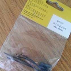 Scalextric - Guide Blades and Wires with metal contacts