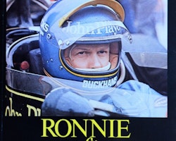 Ronnie - racerföraren - R Månzon - häftad bok 20 x 20 cm, 78 sidor