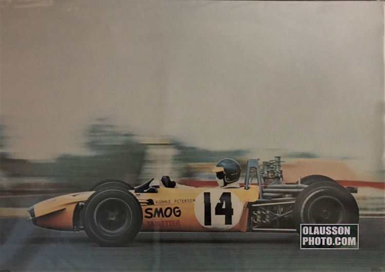 1969 - Poster av Ronnie Peterson i sin pippigula Tecno - 70 x 100 cm