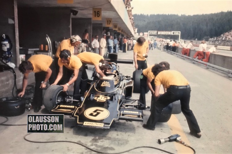 1975 - Zeltweg, Österrikes GP - Ronnie i Lotus 72. Foto 20 x 30 cm