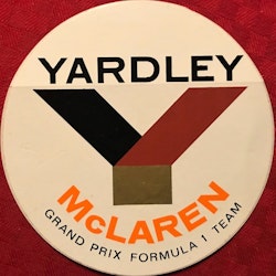 Yardley - McLaren - 70-talsdekal i F1 - format 11 cm i diameter