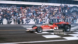 1971 Paul Ricard - Reine Wisell startar i sin Lotus 72 - Canvastavla i format 50x100 cm