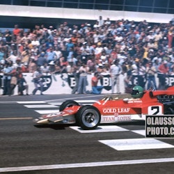 1971 Paul Ricard - Reine Wisell startar i sin Lotus 72 - Canvastavla i format 50x100 cm