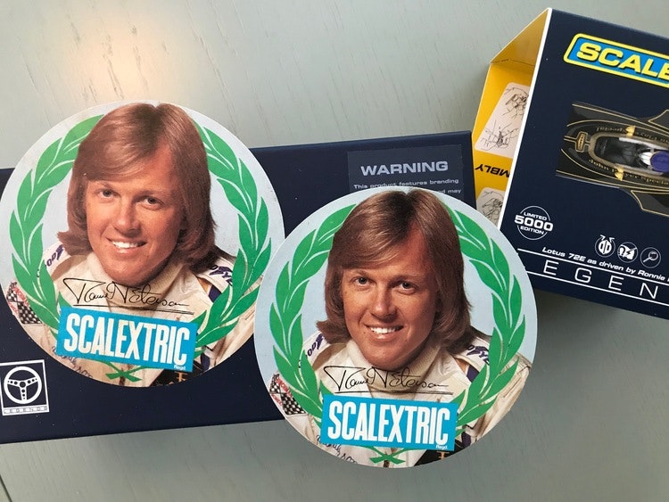 Scalextric-modell: Ronnie Peterson i Lotus-seger, Frankrikes GP 1973, skala 1:32, dekaler