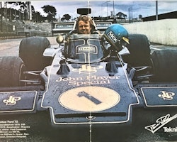 Ronnie Peterson i Lotus 72 på Interlagos 1974 - monterad miniposter 29 x 44 cm