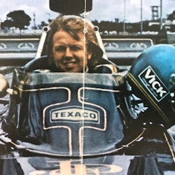 Ronnie Peterson i Lotus 72 på Interlagos 1974 - monterad miniposter 29 x 44 cm