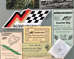 Gammalt Nürburgring-material i original: dekaler, biljetter, vykort, bankvitton