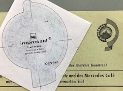 Gammalt Nürburgring-material i original: dekaler, biljetter, vykort, bankvitton