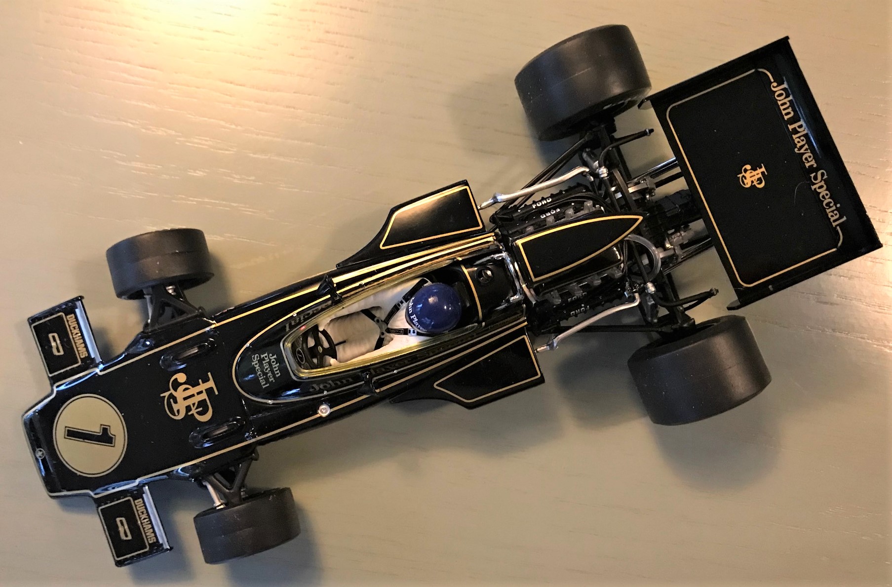 Ronnie Peterson Lotus 72 Quartzo 1/18 bilmodell - nr 532/1500 ex