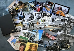 Ronnie Peterson i handgjort schatull - foto, bilder, dekaler, original - 31 delar - signerat