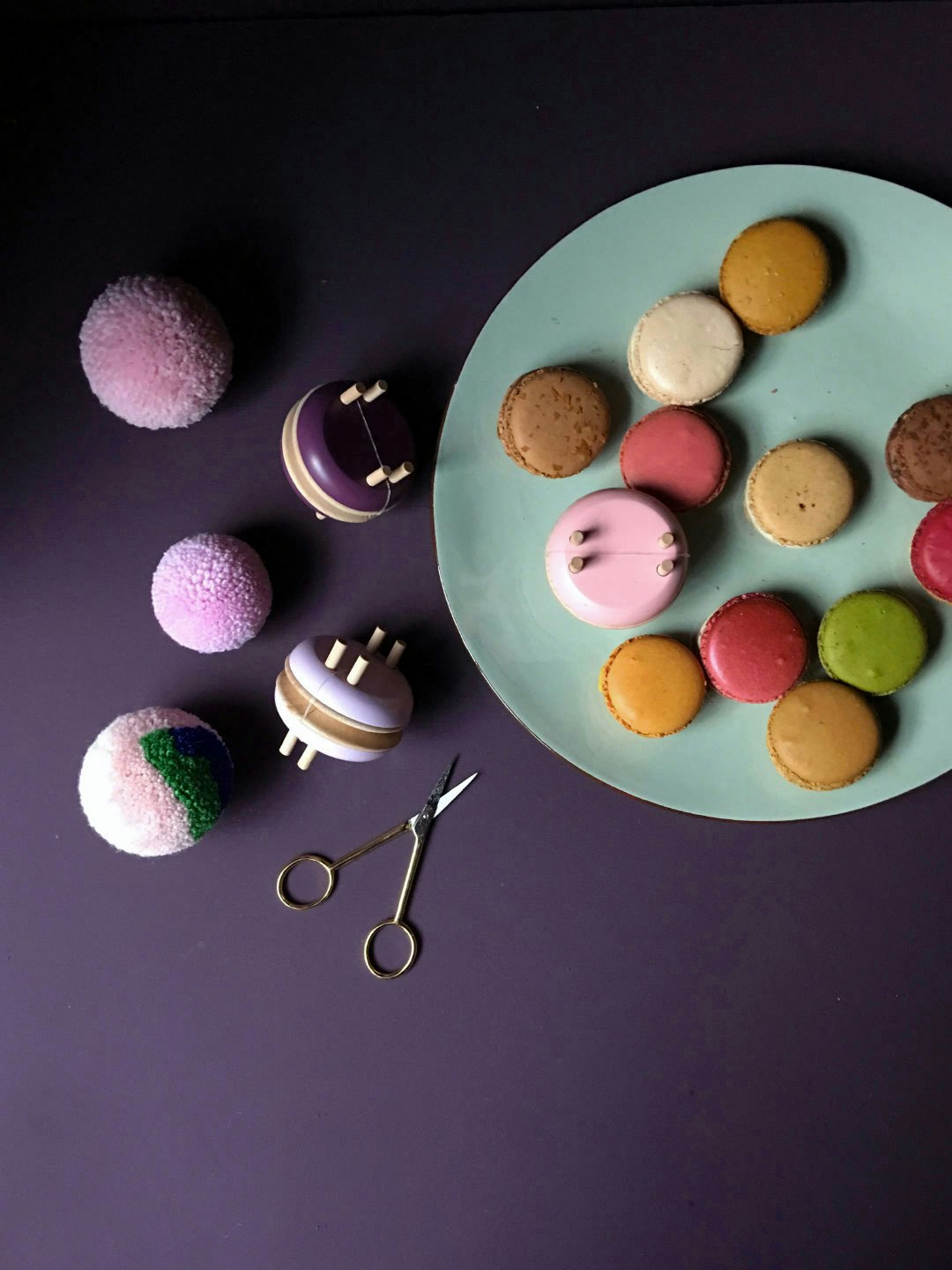 Pom Maker Macaron Lavender - lila pom-pom-verktyg makron i trä (Small)