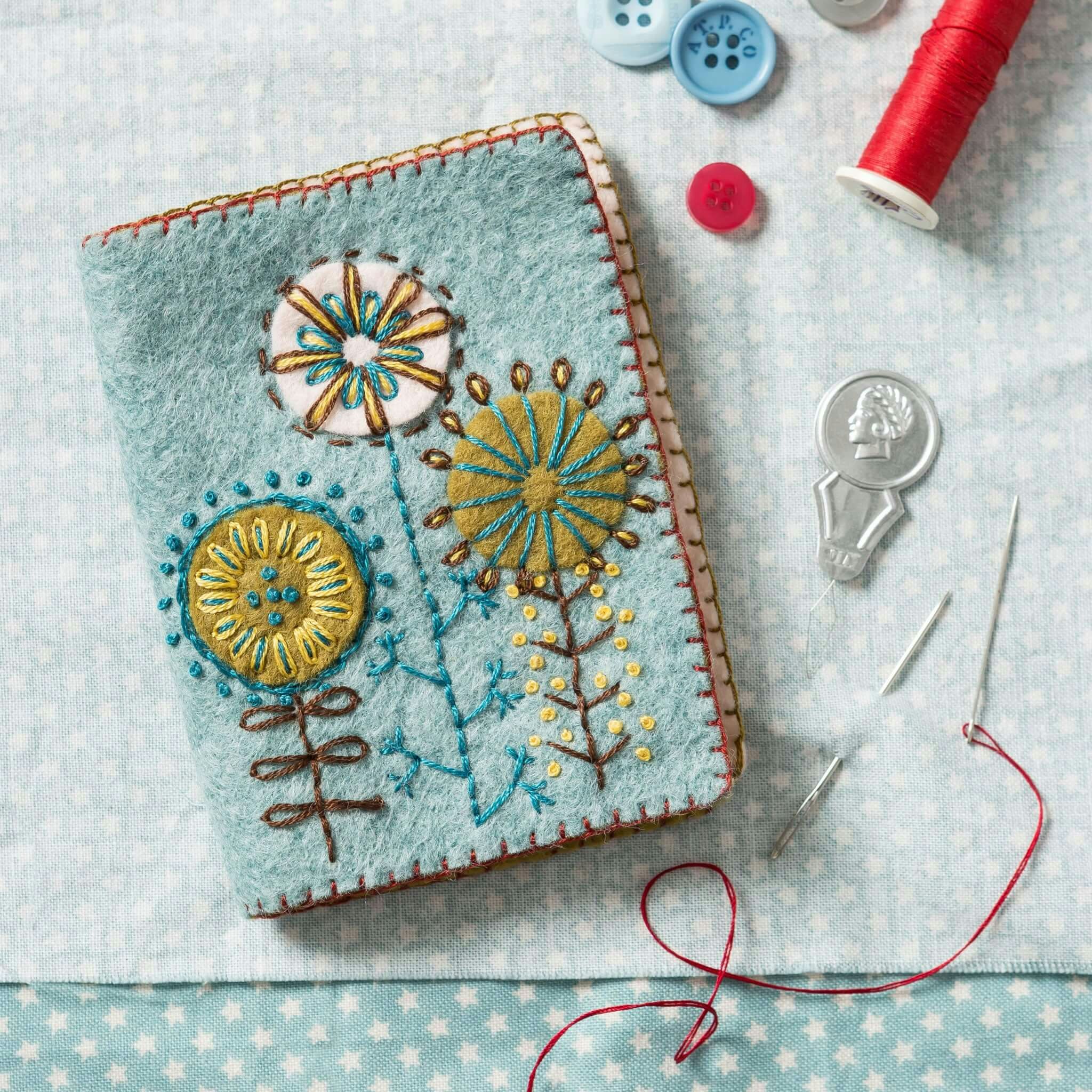 Corinne Lapierre - Needle Case Felt Craft - kit för att sy ett nålbrev i filtsömnad