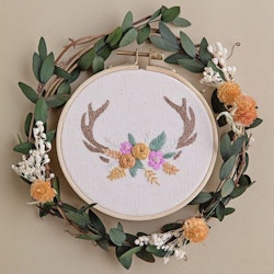 Kesi'Art - Broderikit - Blommande horn