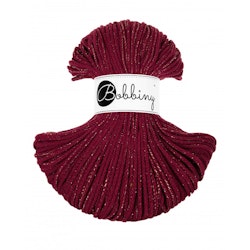 Bobbiny Golden Wine Red - vinrött garn med guldig tråd (flera modeller)