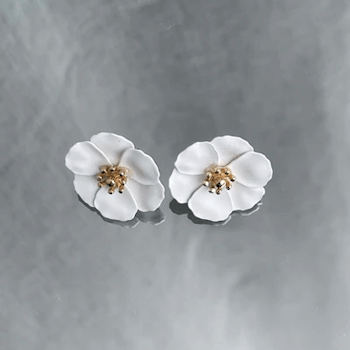 Örhängen Liten Blomma, matt vit - BOW19