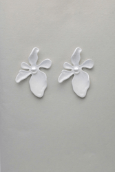 Örhängen Flower, pearl white - BOW19