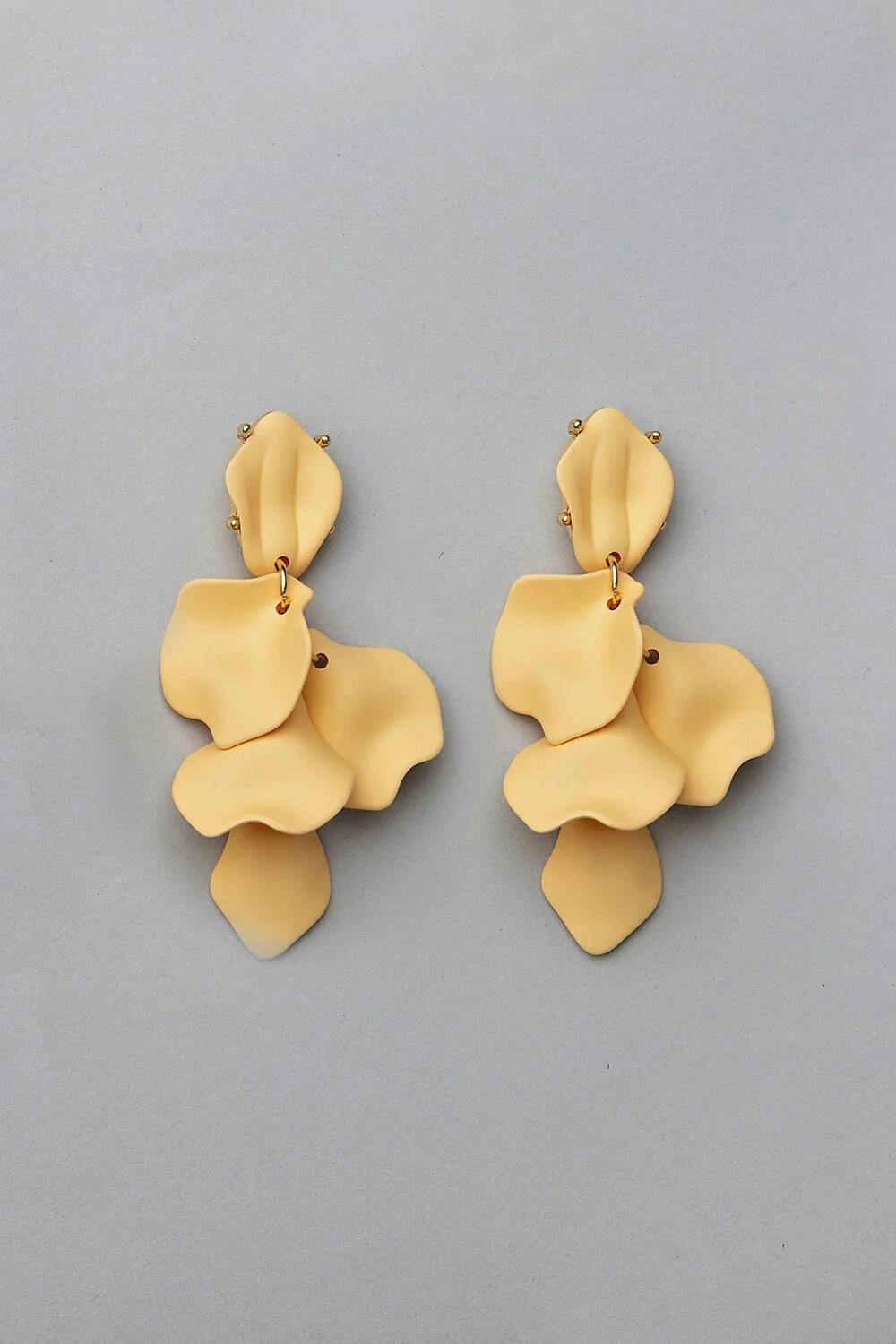 Leaf earrings, Soft yellow - BOW19