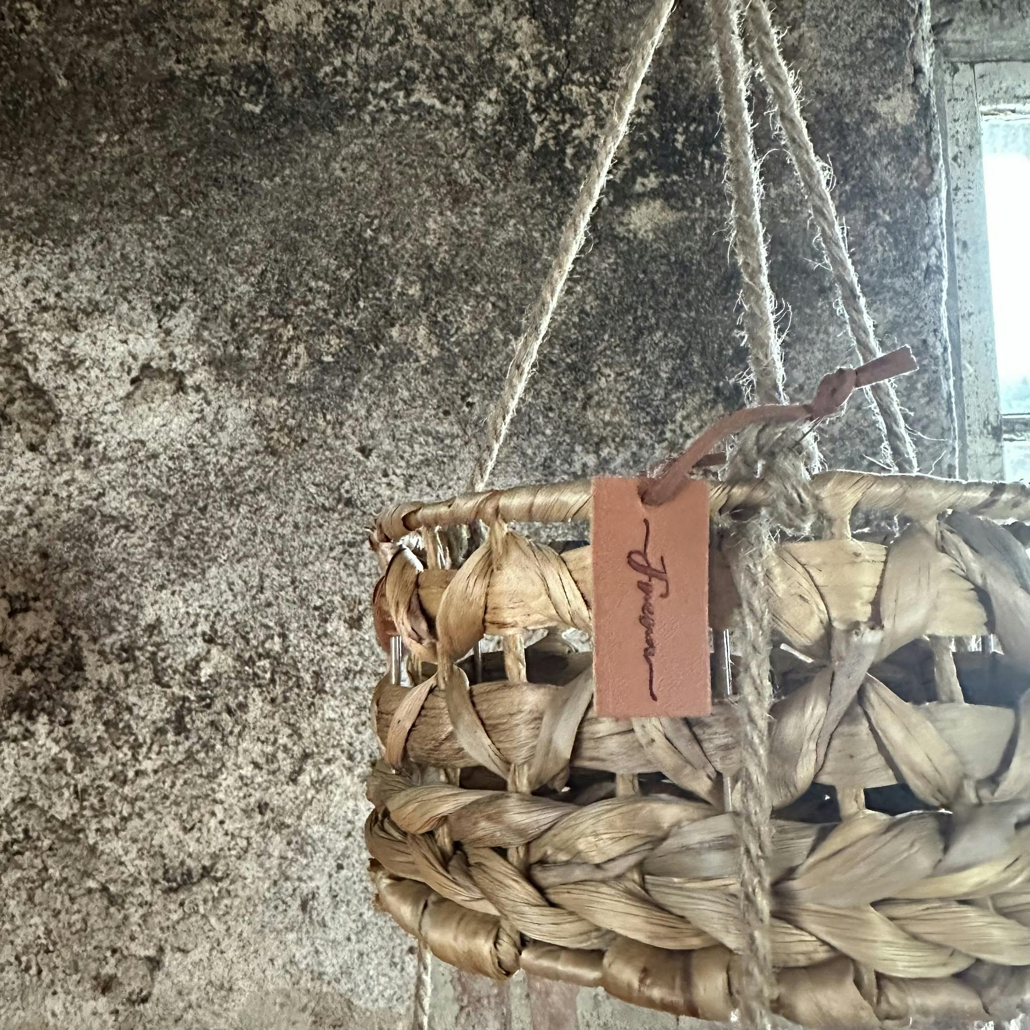 Hanging basket, Leaf hutch - Frera Design