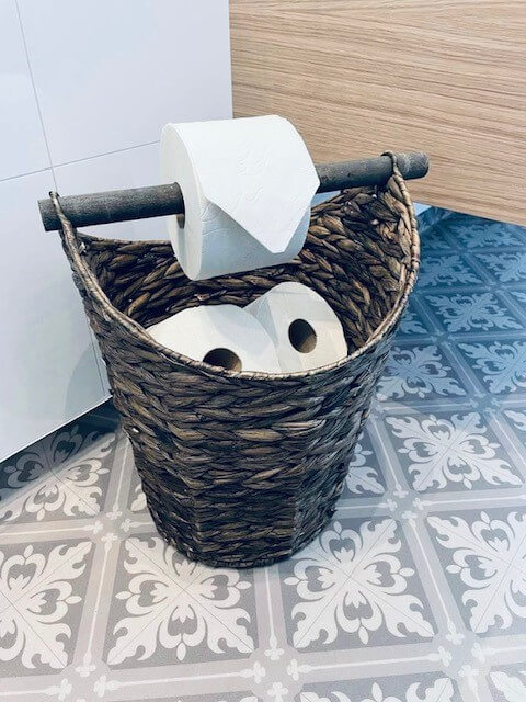 Korg med toalettpappershållare - Stjernsund