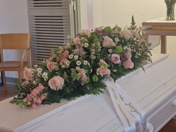 Rosa drömmar - kistdekoration